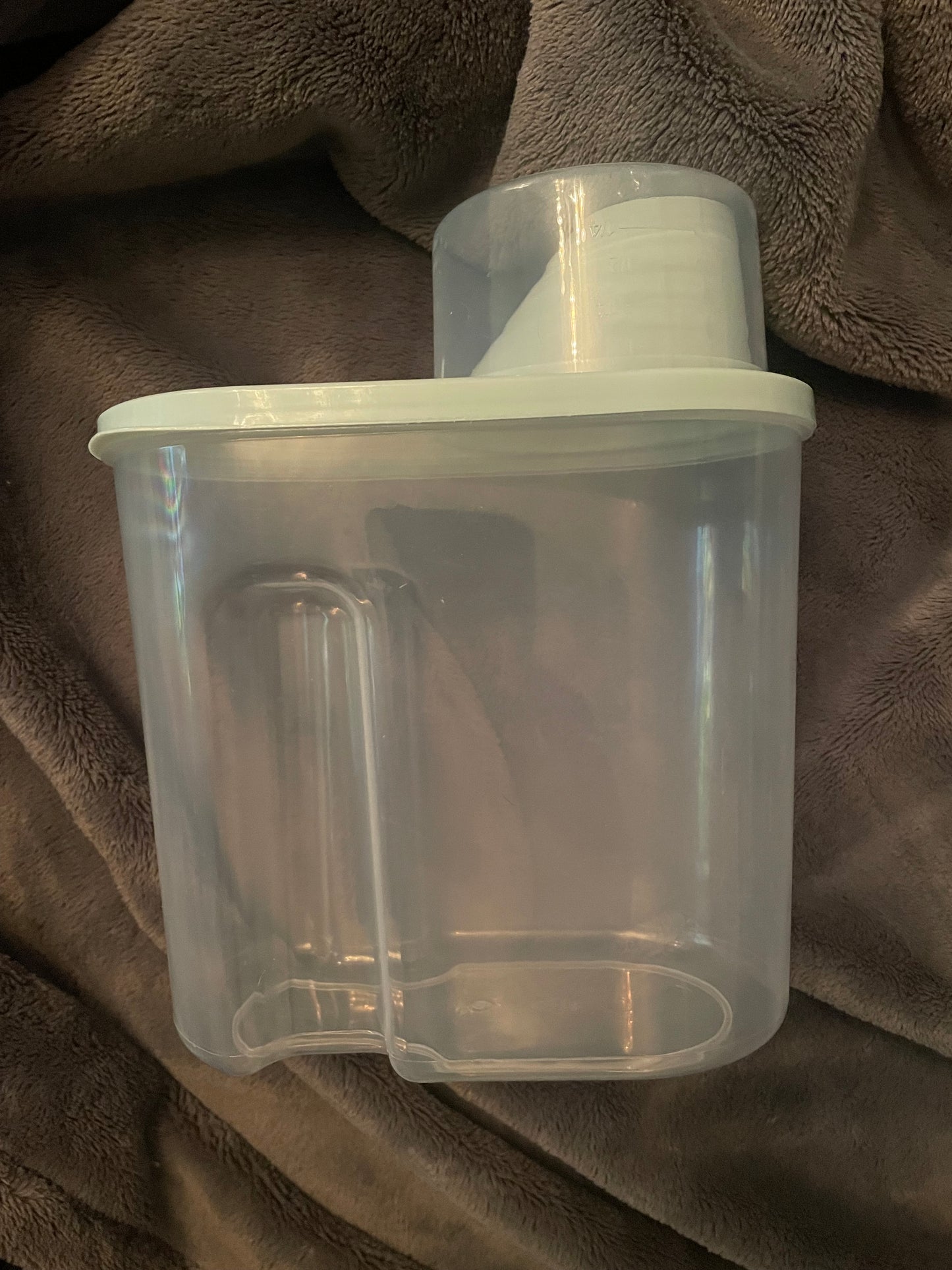 Travel food container